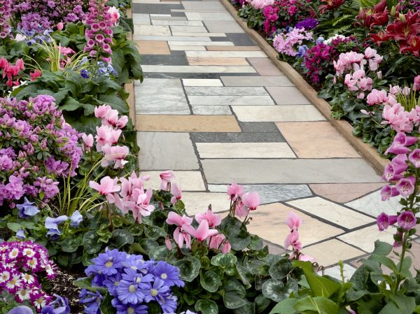 Garden Path Installation in Glendale